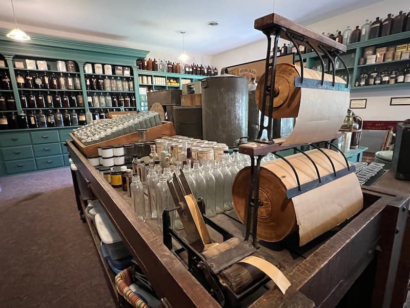 Museum paper wraps